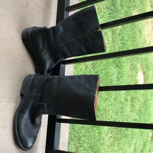Born 8.5 black leather boots